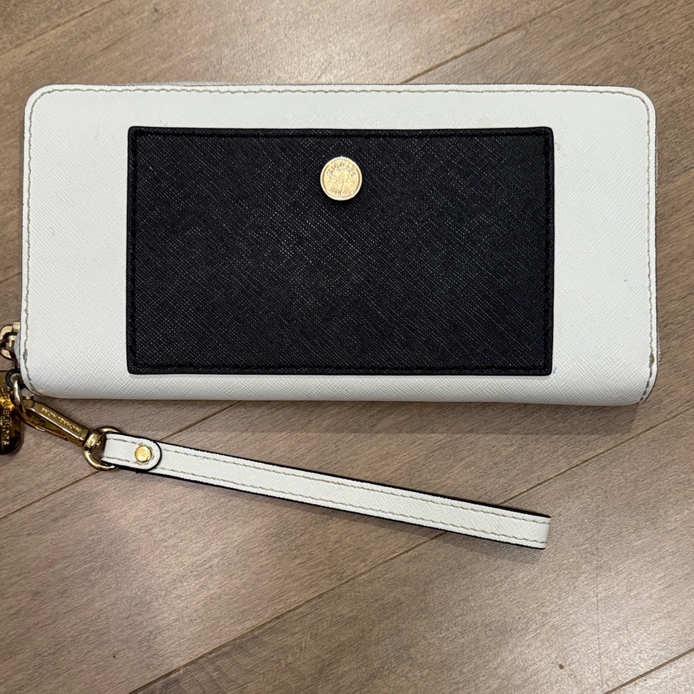 Michael Kors Black and White Wristlet Wallet Clutch